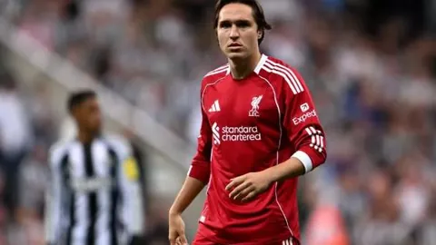 “11场硬仗如魔咒般严峻！九战强敌西部前十，东契奇警示湖人勿自满”